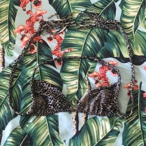 Acacia Swimwear top sz M